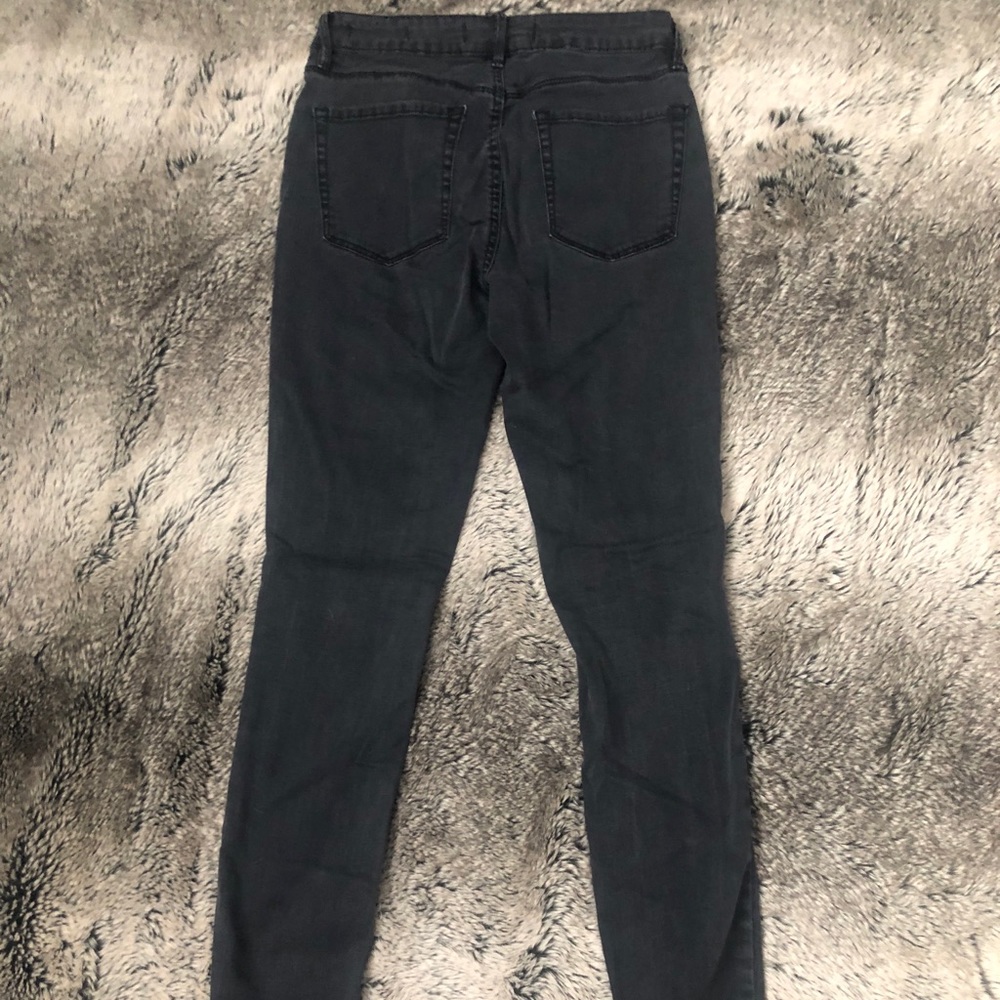 Bullhead Denim Co. Black Skinny Mid-Rise Jeans - Picture 3 of 9